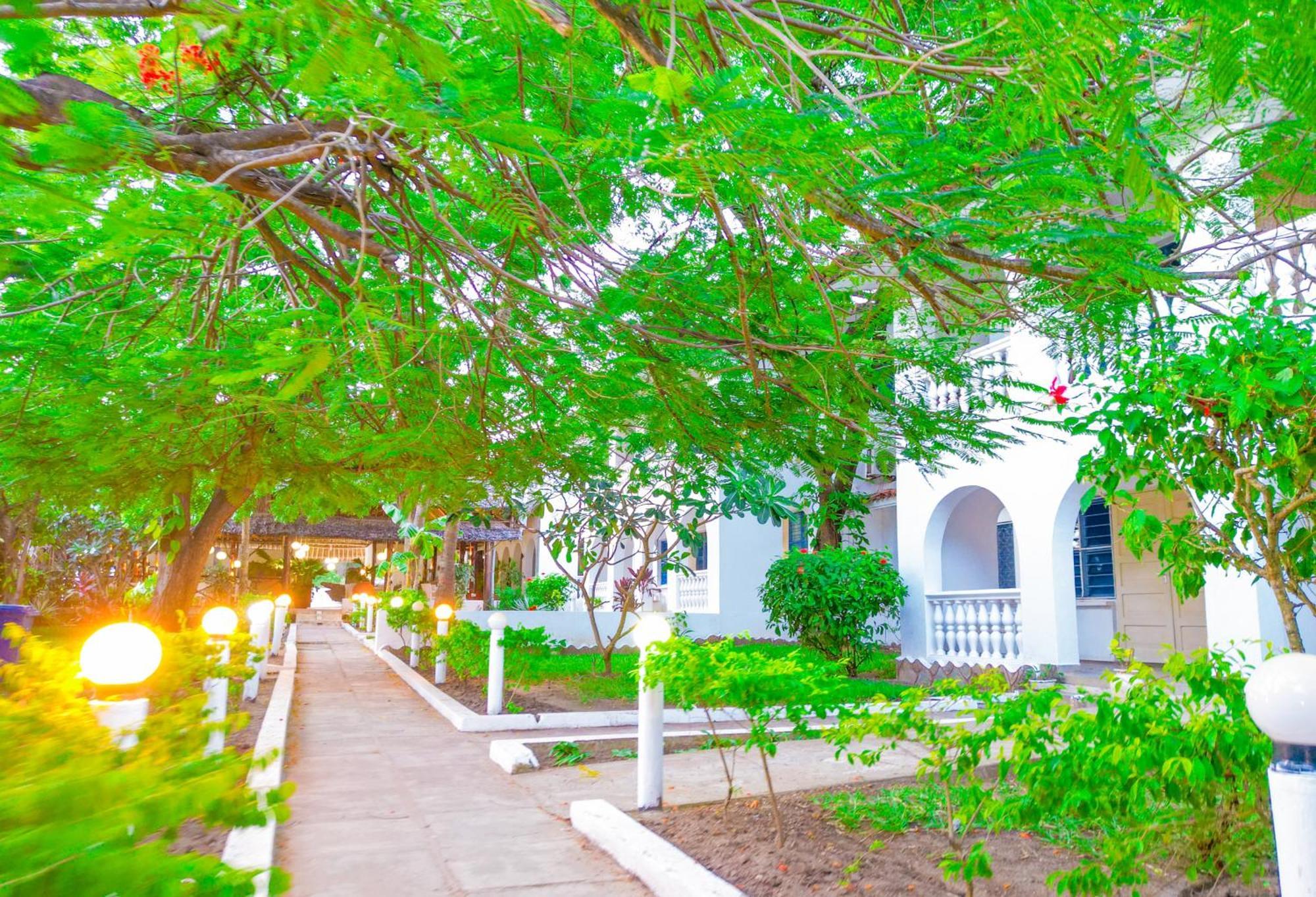 Maasai Resort Mombasa Eksteriør bilde